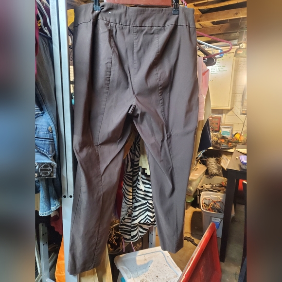 Est 1946 woman's slacks - Picture 3 of 4